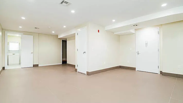 Rented by Lodger Corp | media 15