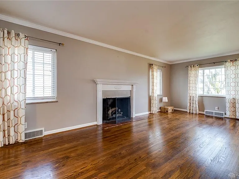 314 Beverly Pl — Photo 8