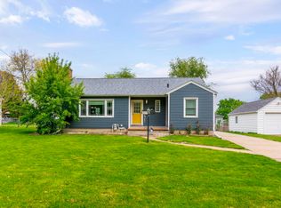 145 Cornwall Ave, Waterloo, IA 50702