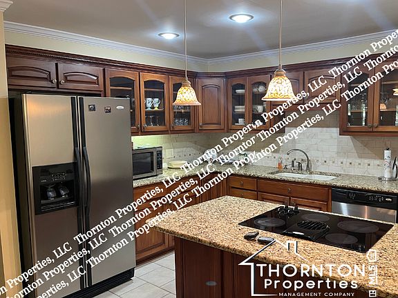 3rd image of 1712 Forest Dr