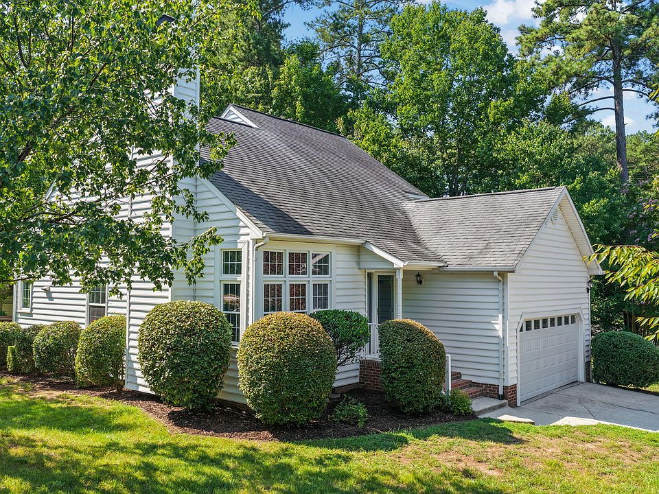 1st image of 3 Arborfield Ln