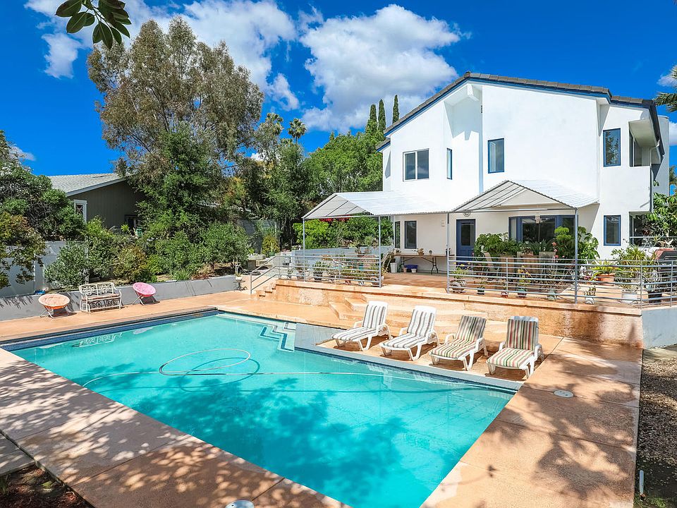 1st image of 2144 Alta Vista Dr