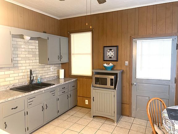 3rd image of 2814 W Malone Ave