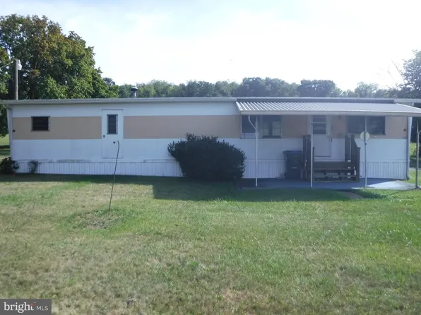 709 Sand Bank Rd, Mount Holly Springs, PA 17065
