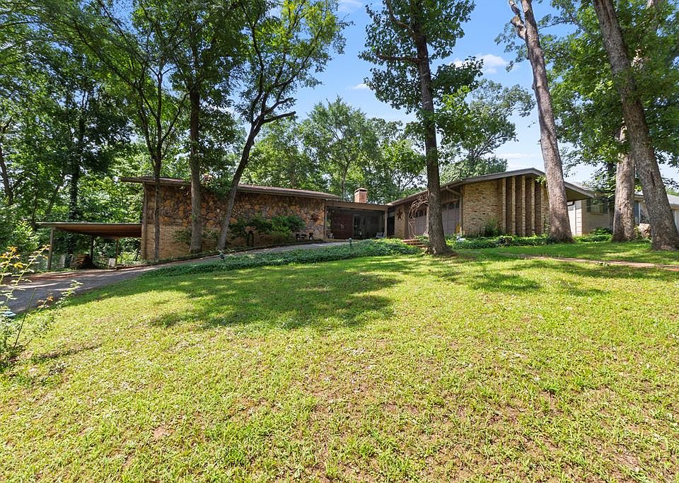 1st image of 122 Berkley Dr