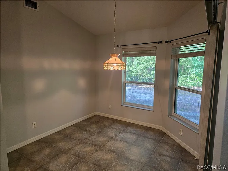 14 Hollyhock Ct — Photo 16