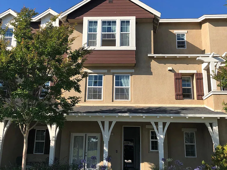 3104 Roia Ln — Photo 1