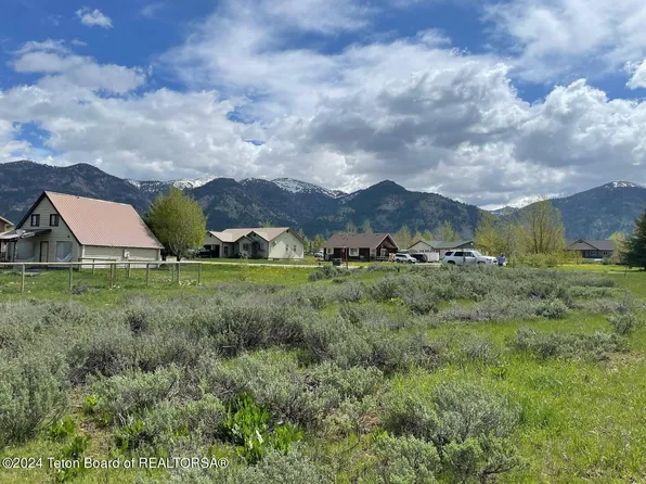 18 Barberry Way, Thayne, WY 83127
