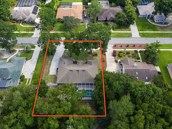 2nd image of 409 W Holly Dr