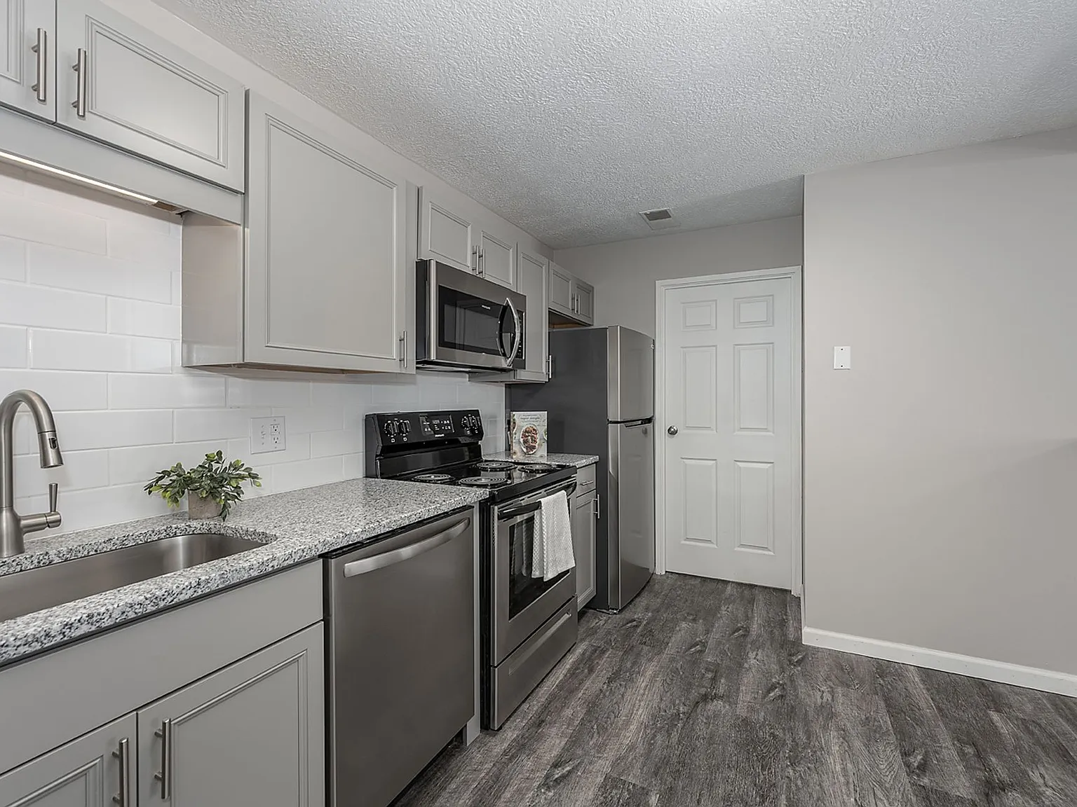 Skyridge Apartment Homes — Photo 4