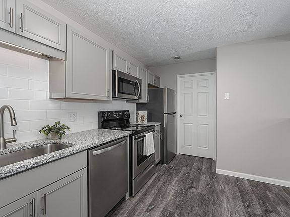 4th image of 5411 Bluesky Dr #17