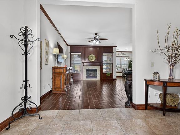 3rd image of 10905 SW 30th Ter