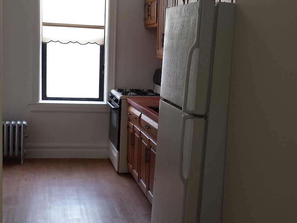 2nd image of 2460 32nd St APT 12C