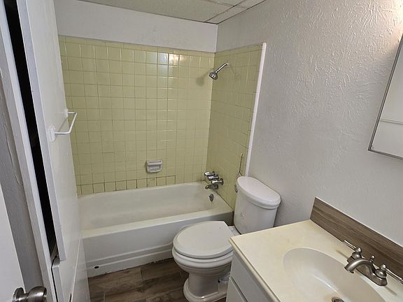 4th image of 2509 Birmingham Ave #102