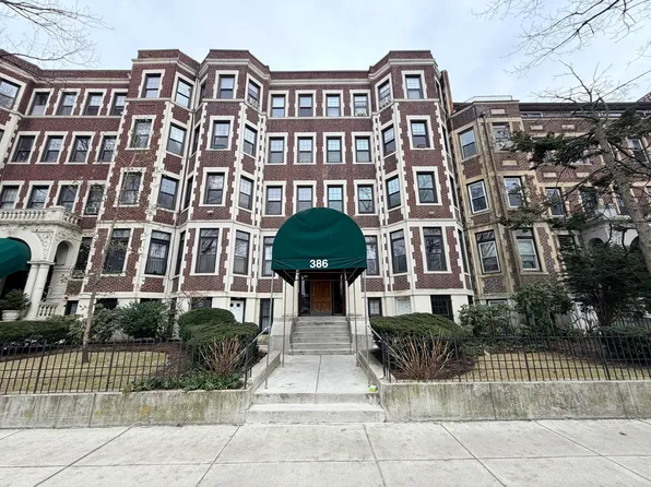 386 Riverway, Boston, MA