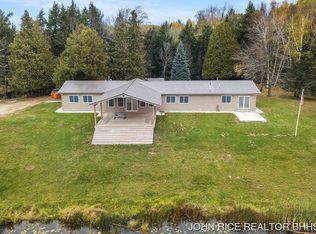 1062 80th Ave, Evart, MI 49631