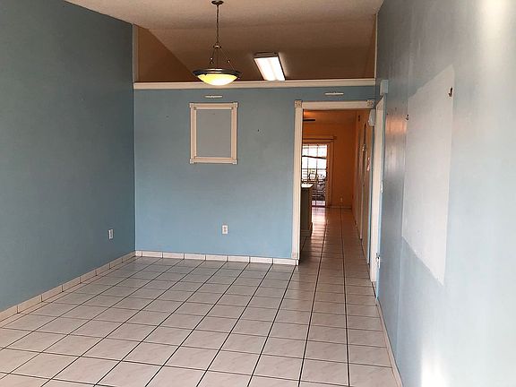 3rd image of 8925 NW 117th St