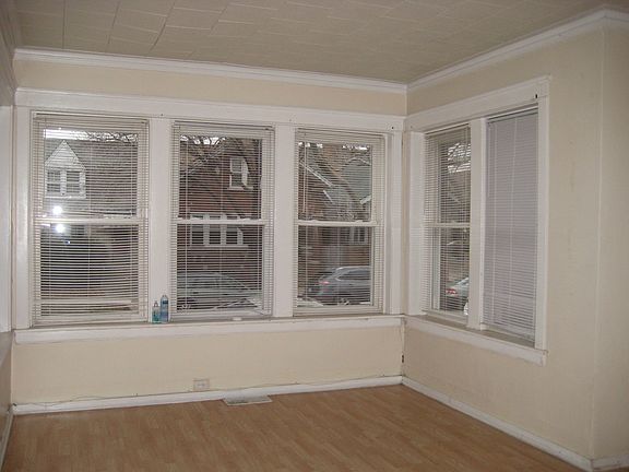 3rd image of 4033 N Marmora Ave