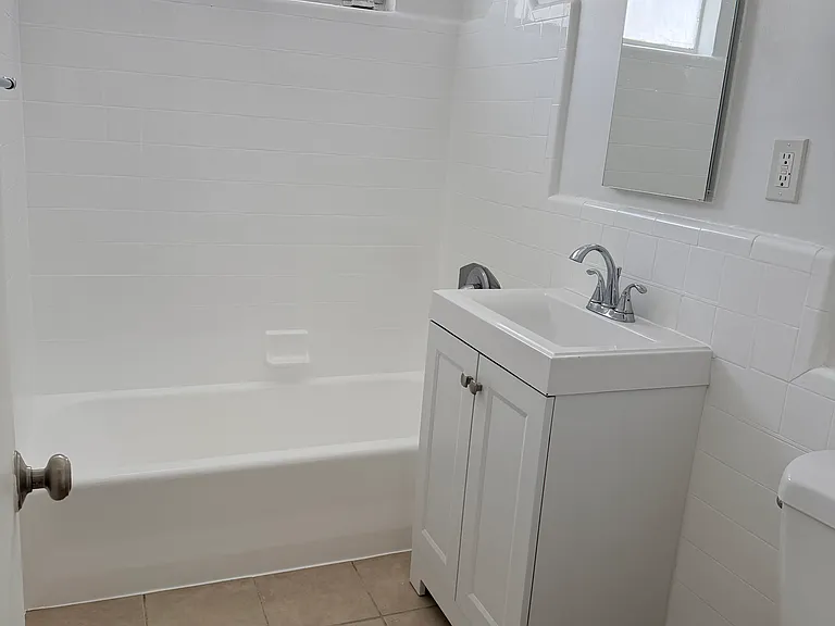 8253 Norton Ave #23 — Photo 11