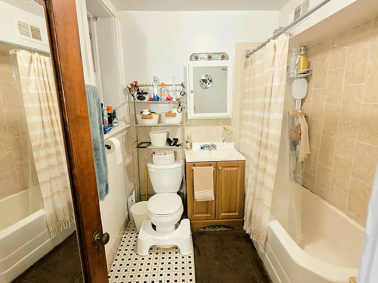 1600 W Fargo Ave #G — Photo 13
