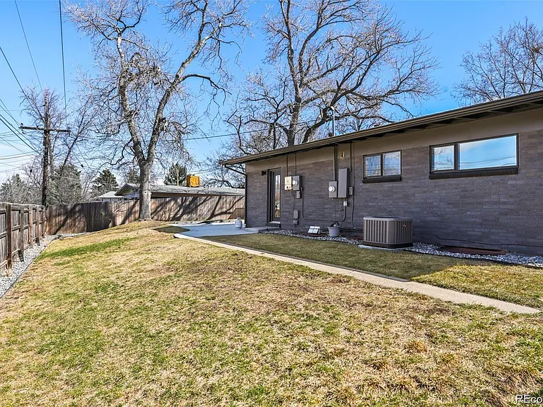 9309 Highland Pl — Photo 25