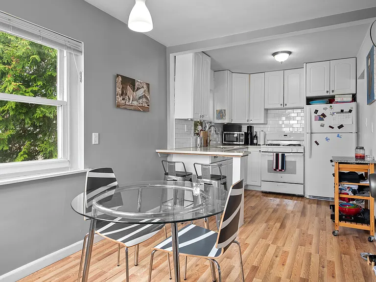 180 Tier St — Photo 7