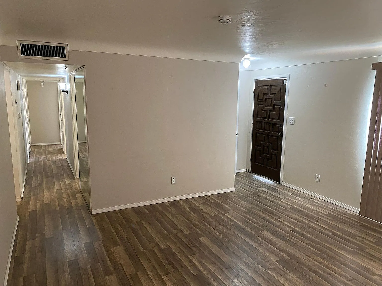 4 bed, 1603 sqft, $2,095 — Photo 2
