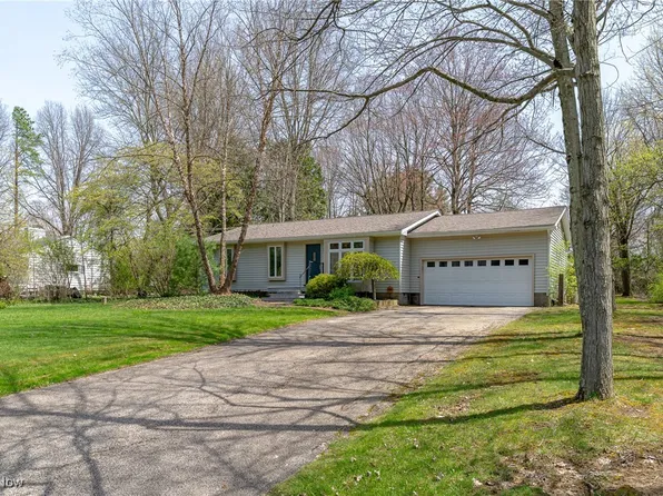 2483 Amelia Dr, Richfield, OH 44286