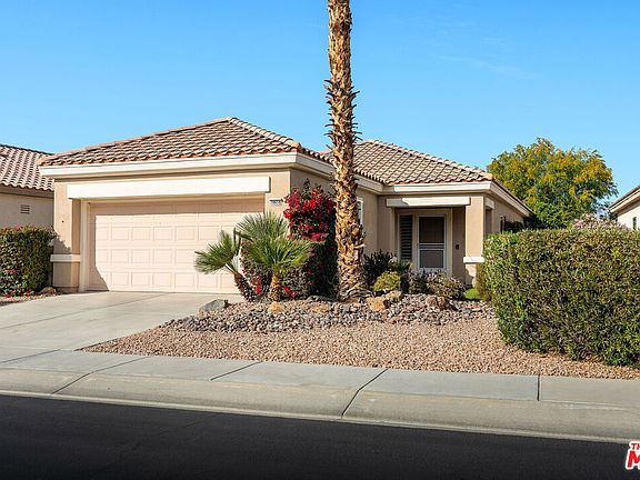 3rd image of 78658 Rockwell Cir