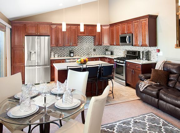 4th image of 510 River Bluff Dr