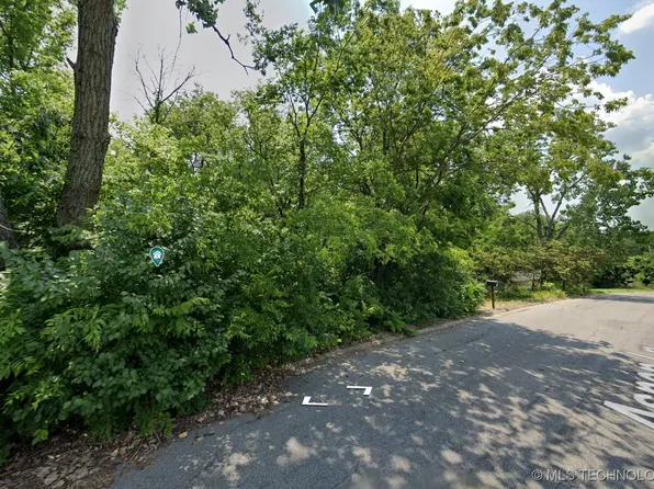 1350 Aspen Ln, Catoosa, OK 74015