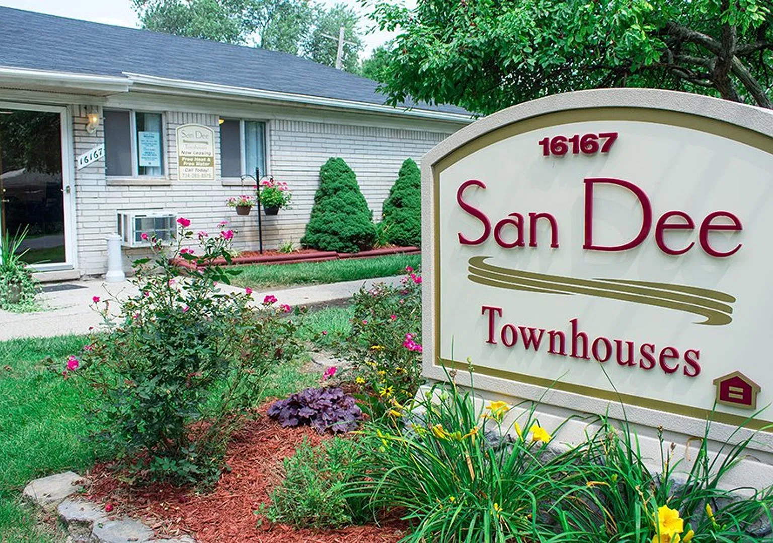 San Dee Townhomes — Photo 4