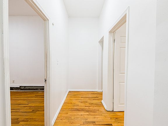 5th image of 262 Vernon Ave APT 4
