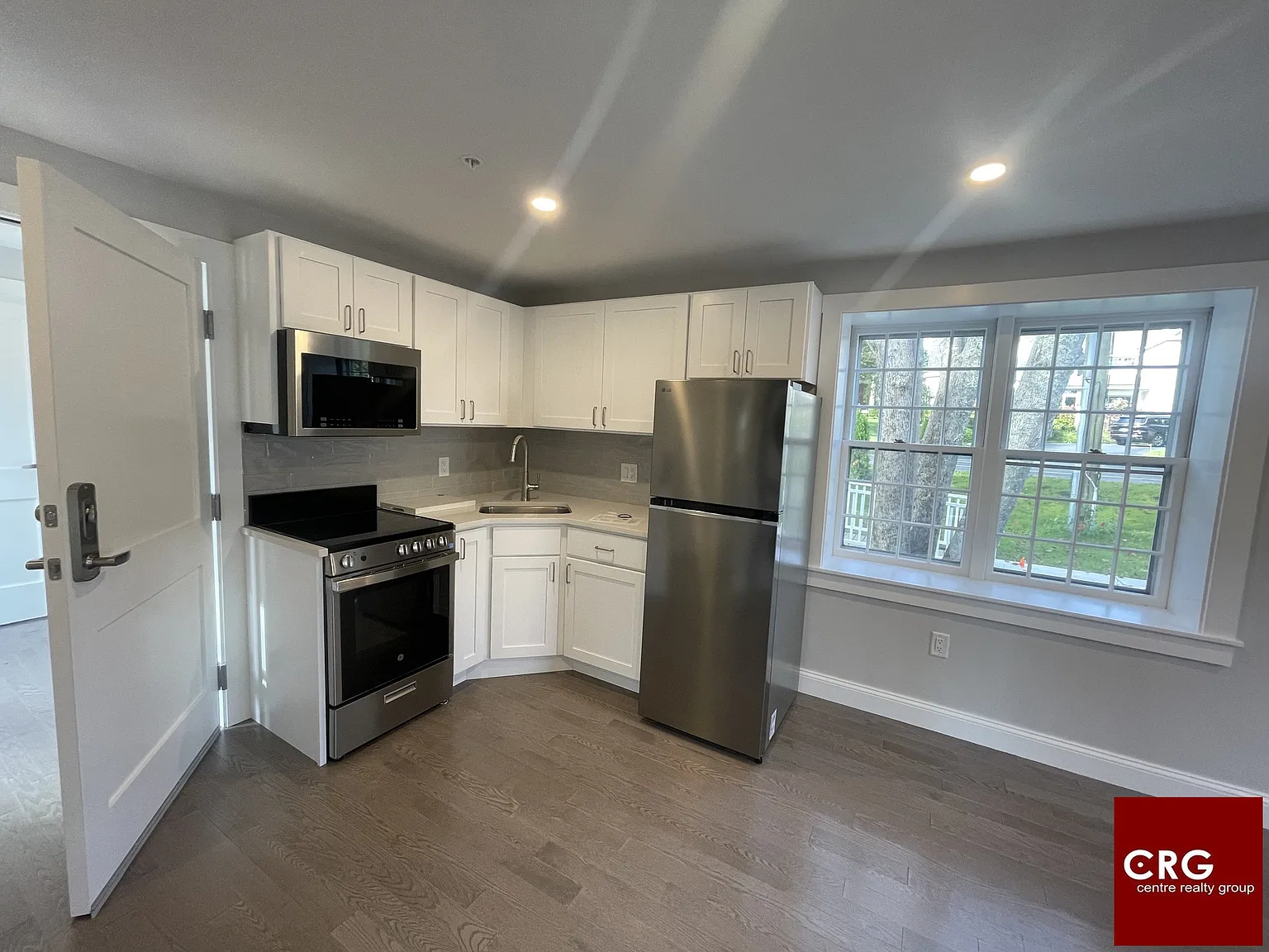 1 bed, 1.0 bath, $2,250 — Photo 4