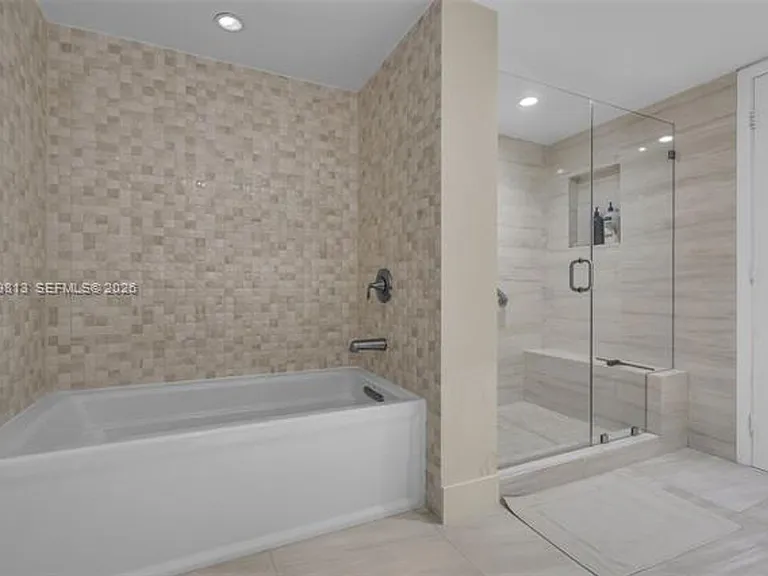 600 Grapetree Dr #4DS — Photo 12
