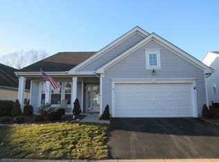 14 Victoria Dr, Belvidere, NJ 07823