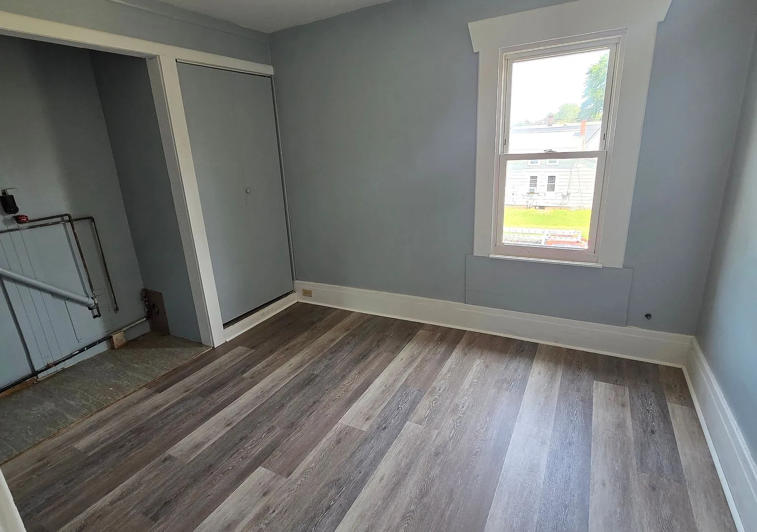 903 W 4th St — Photo 4
