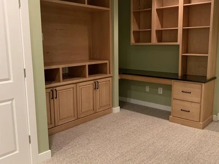 2132 Saranac Ct — Photo 10
