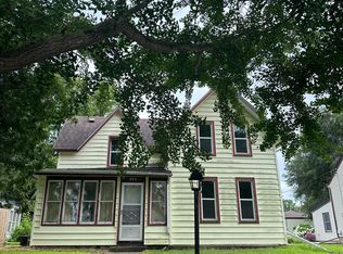 406 Division St W, New Richland, MN 56072