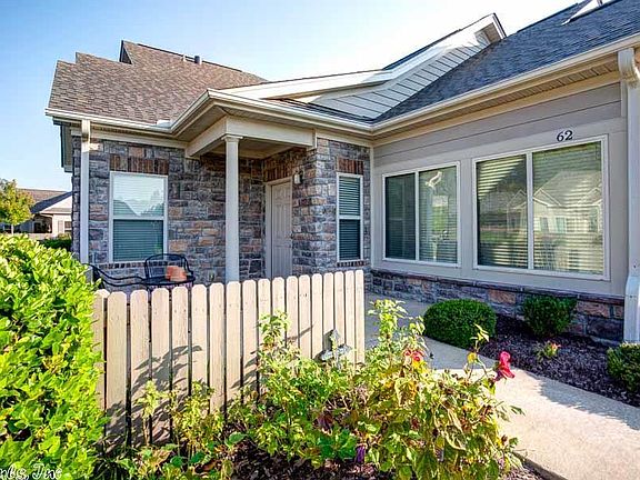 3rd image of 62 Mountain Terrace Cir