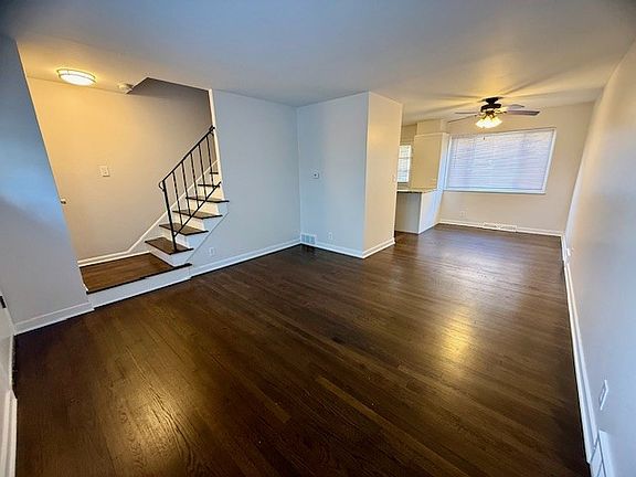 3rd image of 1479 W Lane Ave