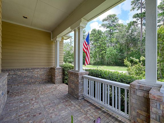 3rd image of 74 W Tapestry Park Cir
