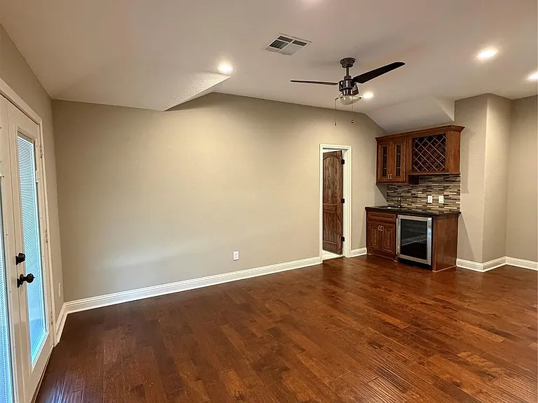 1710 Castlerock Dr — Photo 18