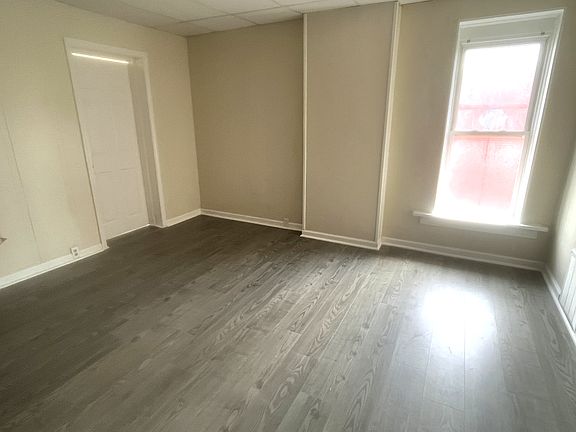 2nd image of 239 W 16th St #4