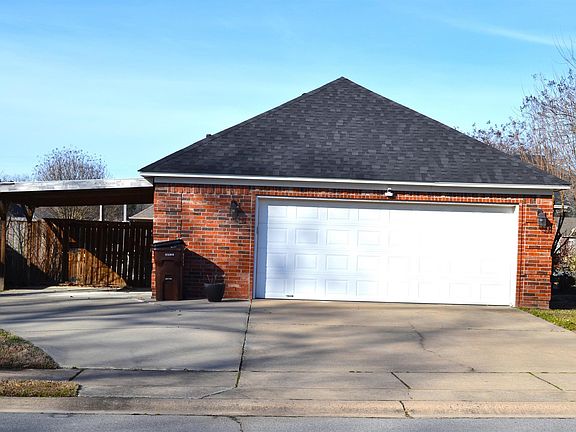 4th image of 3307 Longmeadow Dr