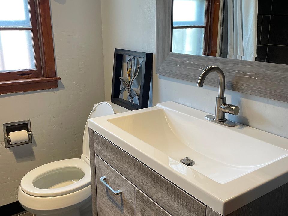 2nd image of 1015 Eggert Rd Floor 2