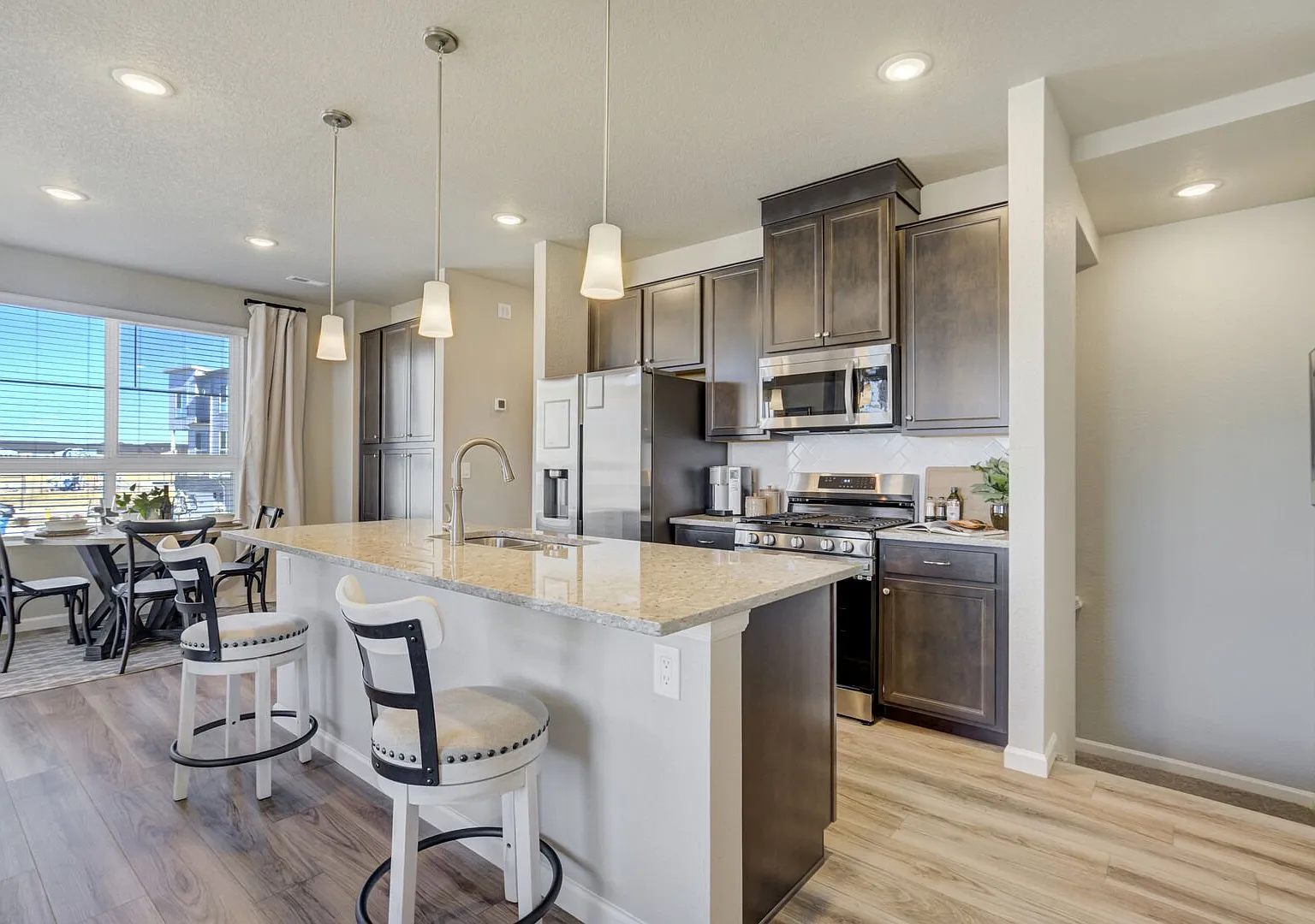 2 bed, 2.5 bath, 1294 sqft, $3,500 — Photo 1