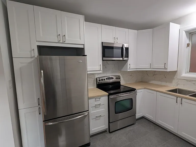 324 Laurier Ave E #MAIN — Photo 4