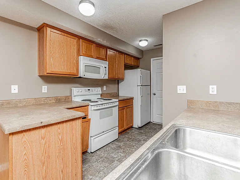 823 Whitetail Ct — Photo 9
