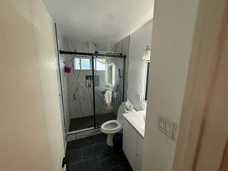 14833 Stanton Ave — Photo 15